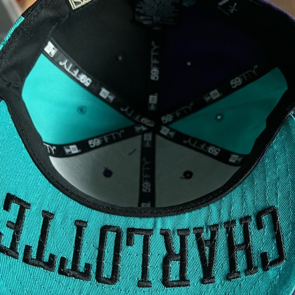 Charlotte hornets hat size 7 1/4 - Picture 5 of 5